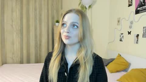 Snapshot of rosy_sigh chatting on 04/21/26, 10:23 Im Luna online show from 04/21/26, 10:23