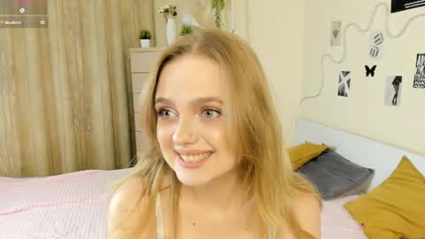 Snapshot of rosy_sigh chatting on 04/30/26, 09:30 Im Luna online show from 04/30/26, 09:30