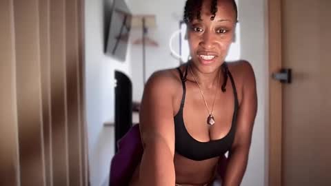 Snapshot of rosycoco chatting on 02/17/25, 04:48 Rosy Coco online show from 02/17/25, 04:48