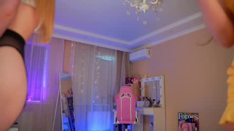 Hi Im Maria Check my Bio  online show from 10/20/25, 11:43