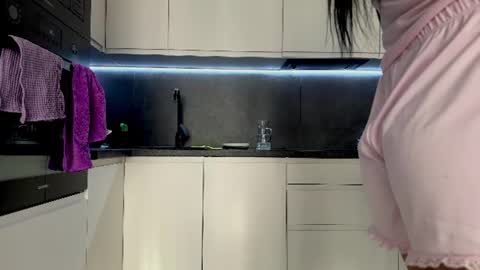 Snapshot of rosynixie chatting on 06/22/26, 05:15 rosynixie online show from 06/22/26, 05:15