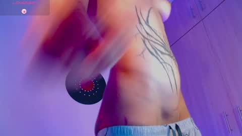 Snapshot of rot_wallace chatting on 10/23/25, 10:19 rot_wallace online show from 10/23/25, 10:19