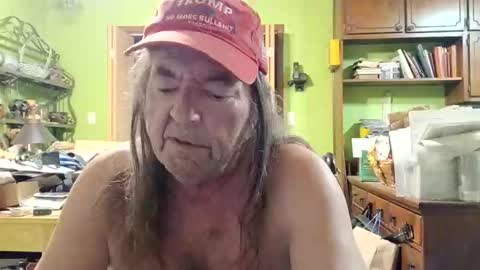 Snapshot of rotorranch chatting on 10/18/25, 12:24 rotorranch online show from 10/18/25, 12:24