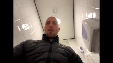 rotteei1 online show from 10/14/25, 08:26