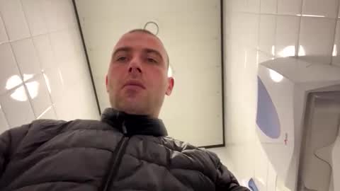 rotteei1 online show from 10/21/25, 08:04