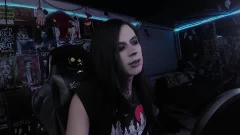 Snapshot of rotten_dreams chatting on 11/04/25, 11:59 rot online show from 11/04/25, 11:59