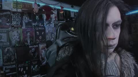 Snapshot of rotten_dreams chatting on 12/19/25, 09:33 rot online show from 12/19/25, 09:33