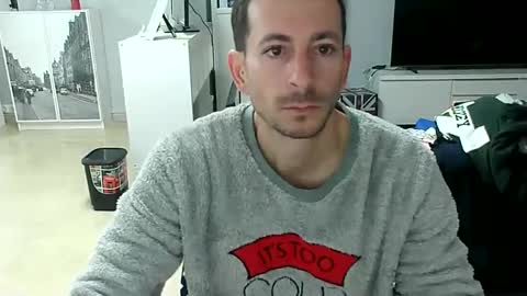 Snapshot of roubarixx chatting on 12/22/24, 10:17 roubarixx online show from 12/22/24, 10:17