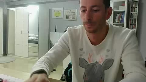 Snapshot of roubarixx chatting on 10/16/25, 08:15 roubarixx online show from 10/16/25, 08:15