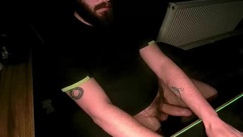 Snapshot of roughwonder chatting on 11/11/25, 02:44 Luke online show from 11/11/25, 02:44