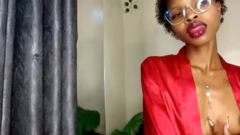 roundbootie online show from 06/17/26, 02:18