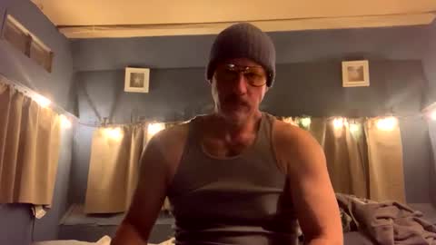 roundthebend8 online show from 01/22/25, 04:44