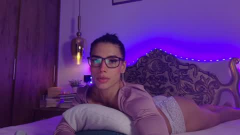 Snapshot of rouse_leon chatting on 06/15/26, 08:55 Rouse leon online show from 06/15/26, 08:55