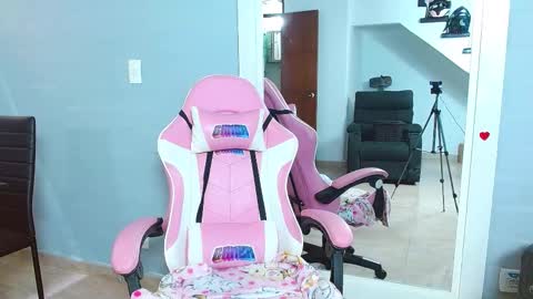 Snapshot of rousebonnett chatting on 02/12/25, 03:27 ROUSE online show from 02/12/25, 03:27