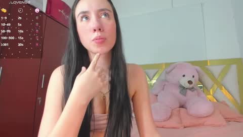 Snapshot of rousee_yarelds chatting on 01/27/25, 06:09 rousee_yarelds online show from 01/27/25, 06:09