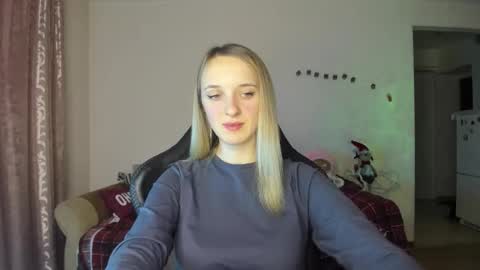 Snapshot of rousereed chatting on 12/14/25, 01:05 Rouse online show from 12/14/25, 01:05