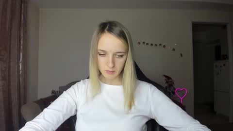 Snapshot of rousereed chatting on 12/16/25, 01:05 Rouse online show from 12/16/25, 01:05