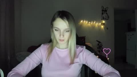 Snapshot of rousereed chatting on 12/20/25, 01:29 Rouse online show from 12/20/25, 01:29