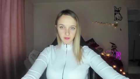 Snapshot of rousereed chatting on 01/06/26, 01:04 Rouse online show from 01/06/26, 01:04