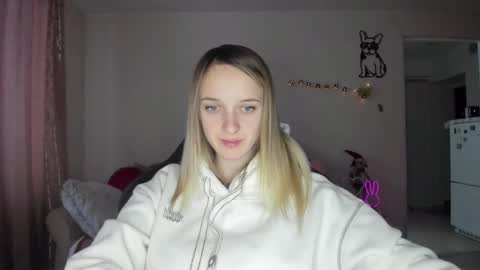 Snapshot of rousereed chatting on 01/19/26, 01:48 Rouse online show from 01/19/26, 01:48