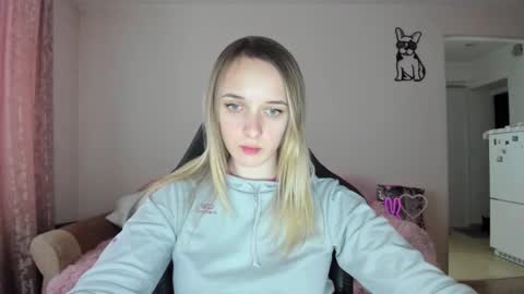 Snapshot of rousereed chatting on 02/06/26, 01:58 Rouse online show from 02/06/26, 01:58