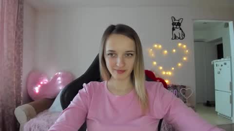 Snapshot of rousereed chatting on 02/17/26, 01:07 Rouse online show from 02/17/26, 01:07