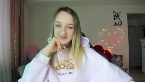 Snapshot of rousereed chatting on 02/26/26, 01:10 Rouse online show from 02/26/26, 01:10