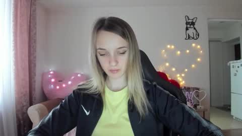 Snapshot of rousereed chatting on 02/27/26, 01:00 Rouse online show from 02/27/26, 01:00