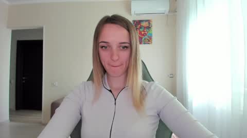 Snapshot of rousereed chatting on 04/17/26, 07:00 Rouse online show from 04/17/26, 07:00