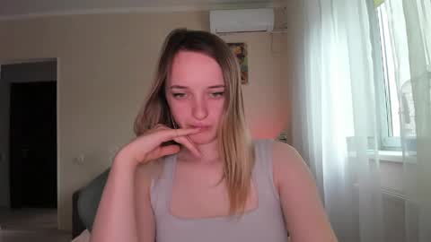 Snapshot of rousereed chatting on 04/20/26, 06:27 Rouse online show from 04/20/26, 06:27
