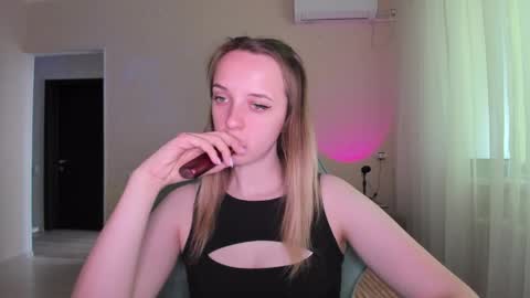 Snapshot of rousereed chatting on 04/23/26, 10:14 Rouse online show from 04/23/26, 10:14