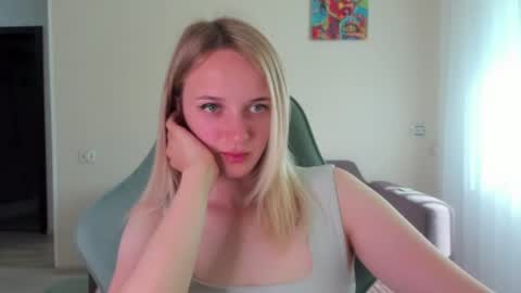Snapshot of rousereed chatting on 07/12/26, 06:15 Rouse online show from 07/12/26, 06:15