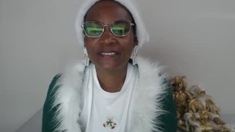 Snapshot of roushlove chatting on 12/25/24, 02:45 luxa online show from 12/25/24, 02:45