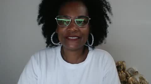 Snapshot of roushlove chatting on 12/26/24, 12:16 luxa online show from 12/26/24, 12:16