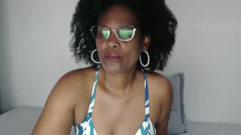 Snapshot of roushlove chatting on 01/18/25, 12:47 luxa online show from 01/18/25, 12:47