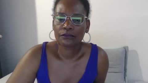 Snapshot of roushlove chatting on 01/19/25, 08:51 luxa online show from 01/19/25, 08:51