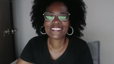 Snapshot of roushlove chatting on 01/23/25, 12:30 luxa online show from 01/23/25, 12:30
