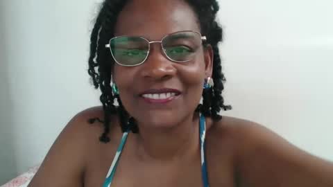 Snapshot of roushlove chatting on 01/28/25, 07:00 luxa online show from 01/28/25, 07:00