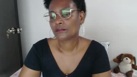 Snapshot of roushlove chatting on 02/04/25, 01:06 luxa online show from 02/04/25, 01:06
