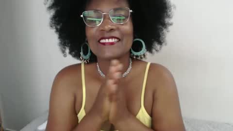 Snapshot of roushlove chatting on 02/15/25, 01:16 luxa online show from 02/15/25, 01:16
