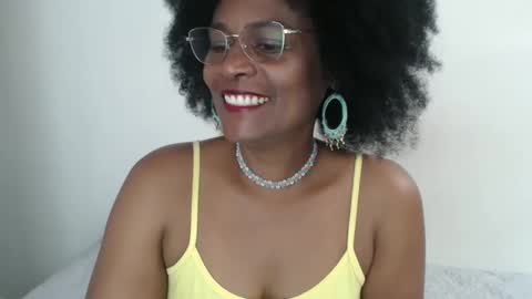 Snapshot of roushlove chatting on 02/15/25, 04:23 luxa online show from 02/15/25, 04:23