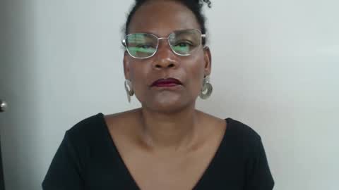 Snapshot of roushlove chatting on 02/20/25, 04:46 luxa online show from 02/20/25, 04:46