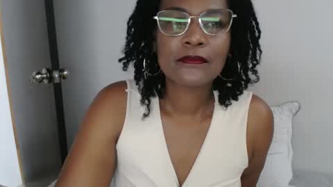 Snapshot of roushlove chatting on 03/06/25, 12:19 luxa online show from 03/06/25, 12:19