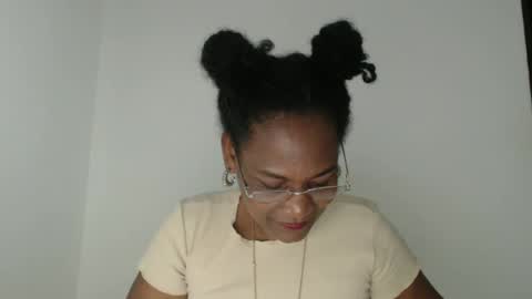 Snapshot of roushlove chatting on 09/13/25, 08:08 luxa online show from 09/13/25, 08:08