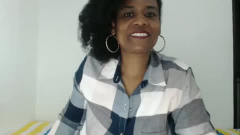 Snapshot of roushlove chatting on 09/18/25, 11:51 luxa online show from 09/18/25, 11:51