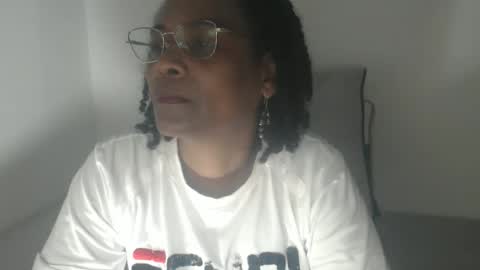 luxa online show from 12/17/25, 01:39