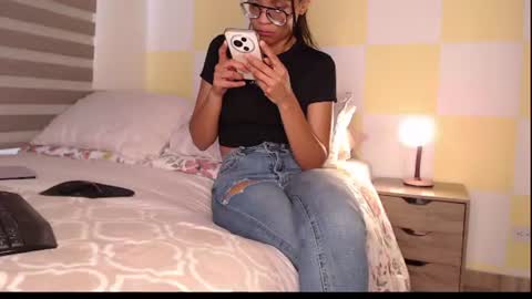 Rouss marie henao  online show from 06/14/26, 05:59