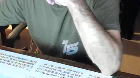 routi97 online show from 10/26/25, 06:47