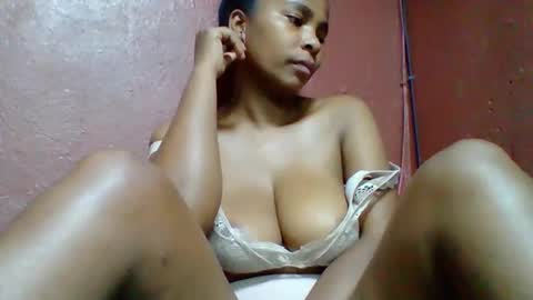 rovaelyah online show from 11/10/25, 08:30