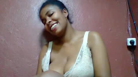 rovaelyah online show from 11/22/25, 07:35